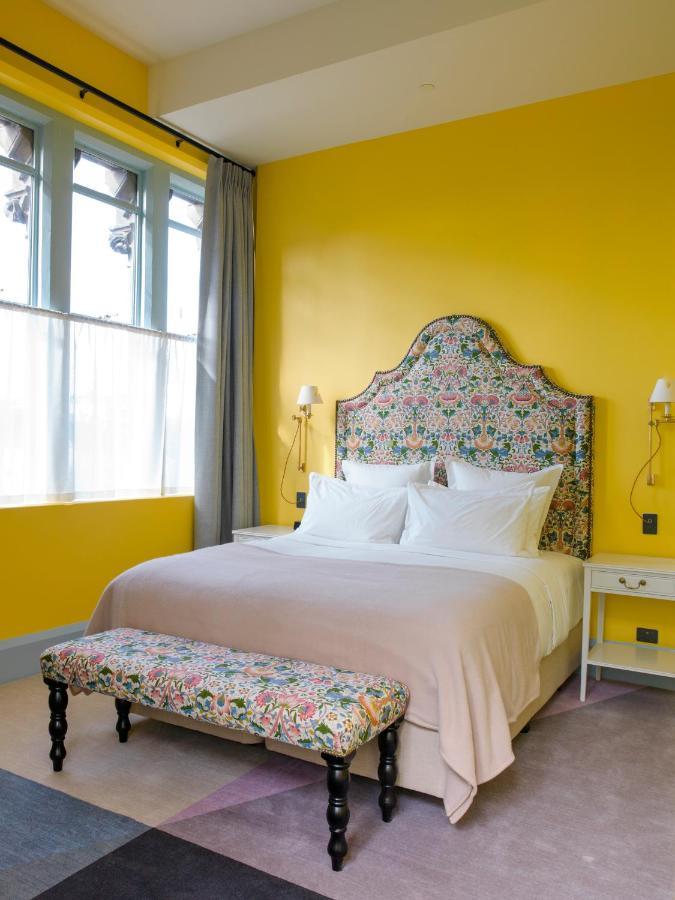 The Observatory Hotel ไครสต์เชิร์ช ภายนอก รูปภาพ A bedroom at the hotel
