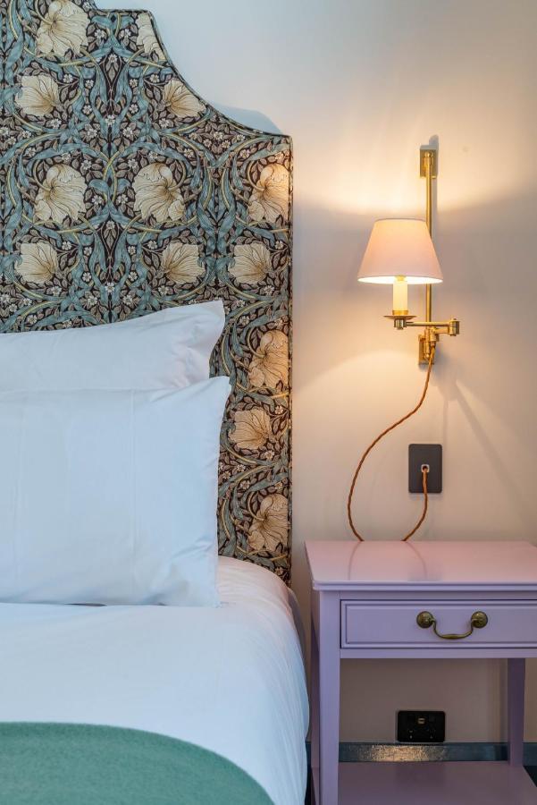 The Observatory Hotel ไครสต์เชิร์ช ภายนอก รูปภาพ A wall light