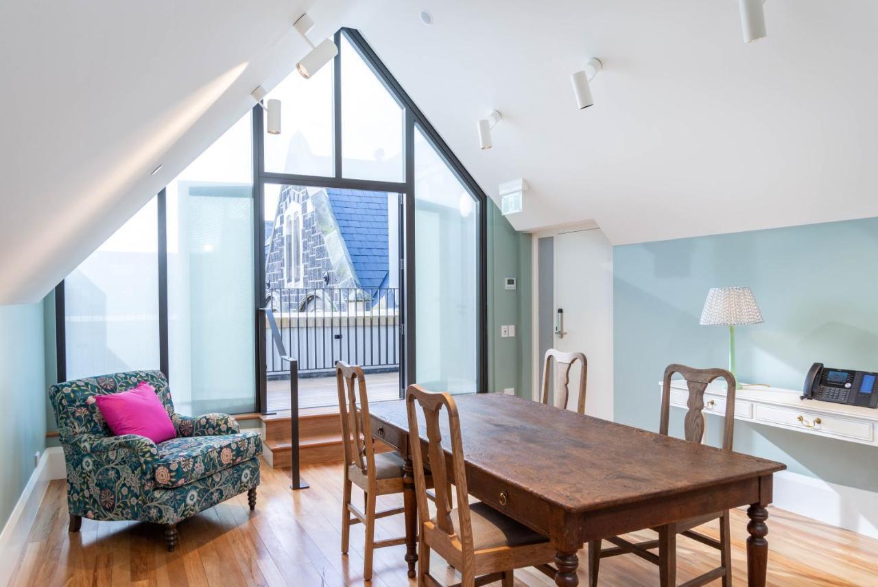 The Observatory Hotel ไครสต์เชิร์ช ภายนอก รูปภาพ Interior of a penthouse apartment