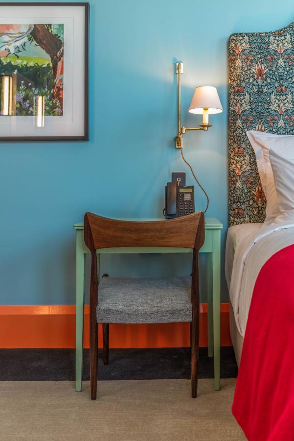The Observatory Hotel ไครสต์เชิร์ช ภายนอก รูปภาพ A telephone in a hotel room